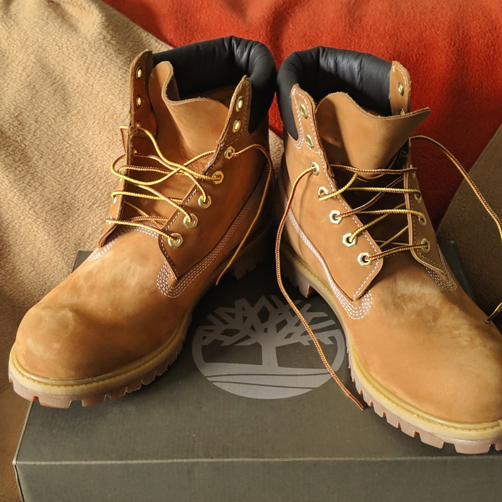 New Timberland wheat boots men's sz 11